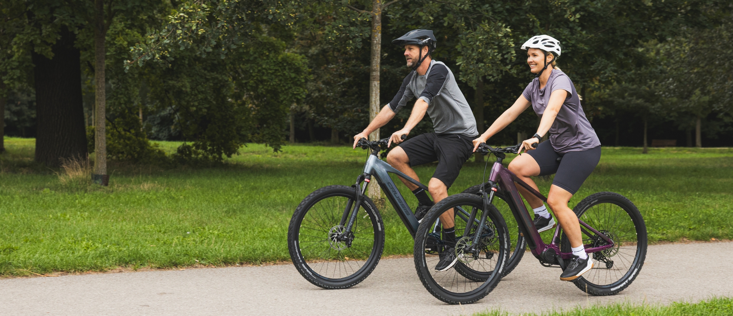 E-bike Crussis su un percorso outdoor